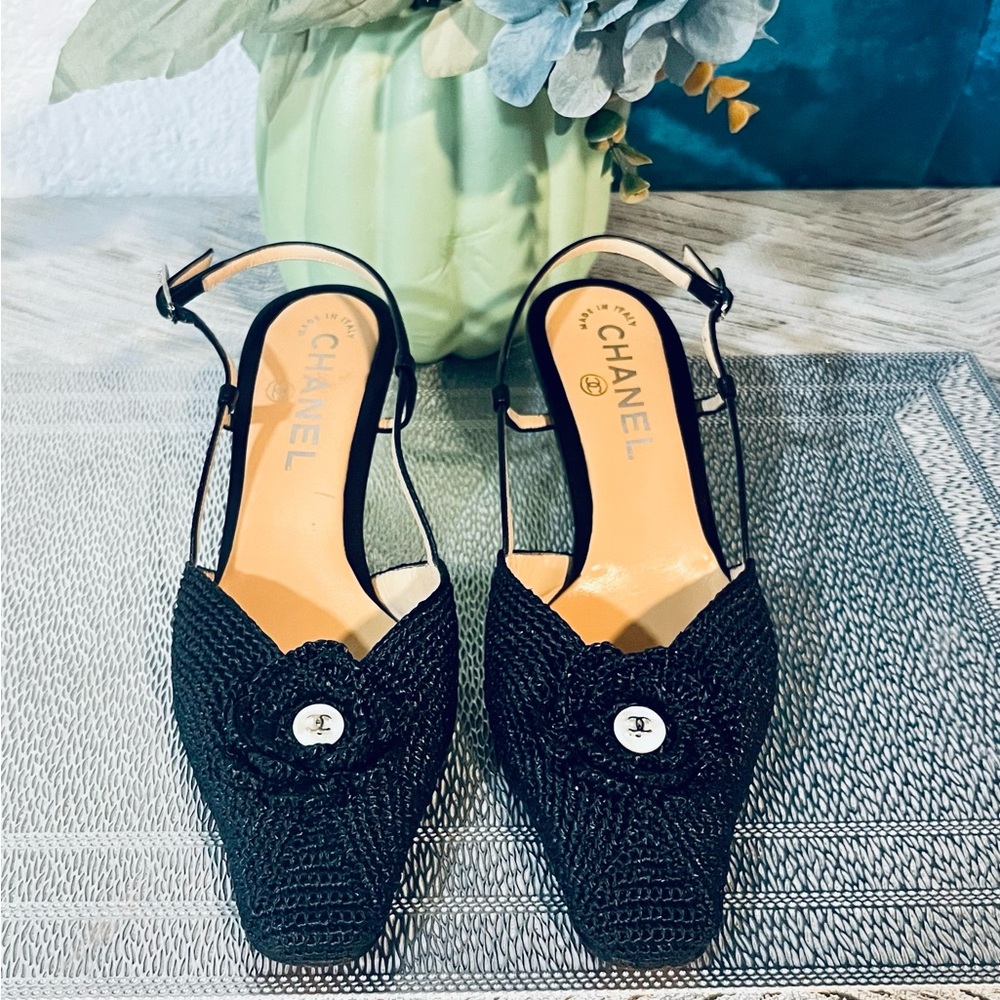 CHANEL midnight blue Slingback Heels - Picture 2 of 16
